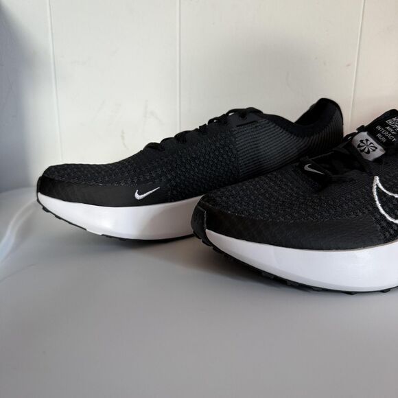 Nike Interact Run Shoes Womens Size 9.5 Black Road Running DX2292-003 Sneakers - Picture 4 of 12